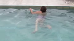 play Haarige Milf rasiert Muschi für heiße Strandbikini -Action