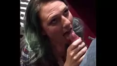 play Asistați la orgia sălbatică la petrecerea Trashy Valley, în timp ce un cuplu este filmat făcând în public cu prietenii care se alătură distracției PARTEA 1