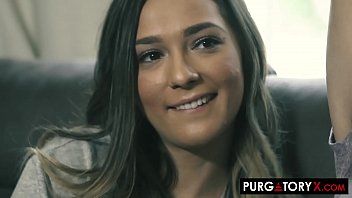 play The teenager has good sex in pussies with a good older man in bed