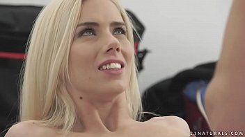 play Xnxx Romanian with blonde slut who is slender and bitch