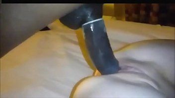 play Elle parle gentiment pour le laisser mettre sa bite dedans