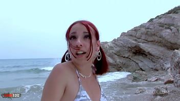 play Vidéo XXX avec la jeune femme qui veut la lécher juste un peu