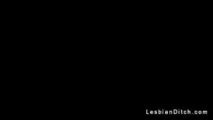 play Amantes de lesbianas peludas lamiendo y hibrando a la felicidad orgásmica